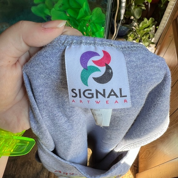 Men’s vintage 1995 Signal art wear Tasmanian devil at my age tank top - Picture 2 of 16